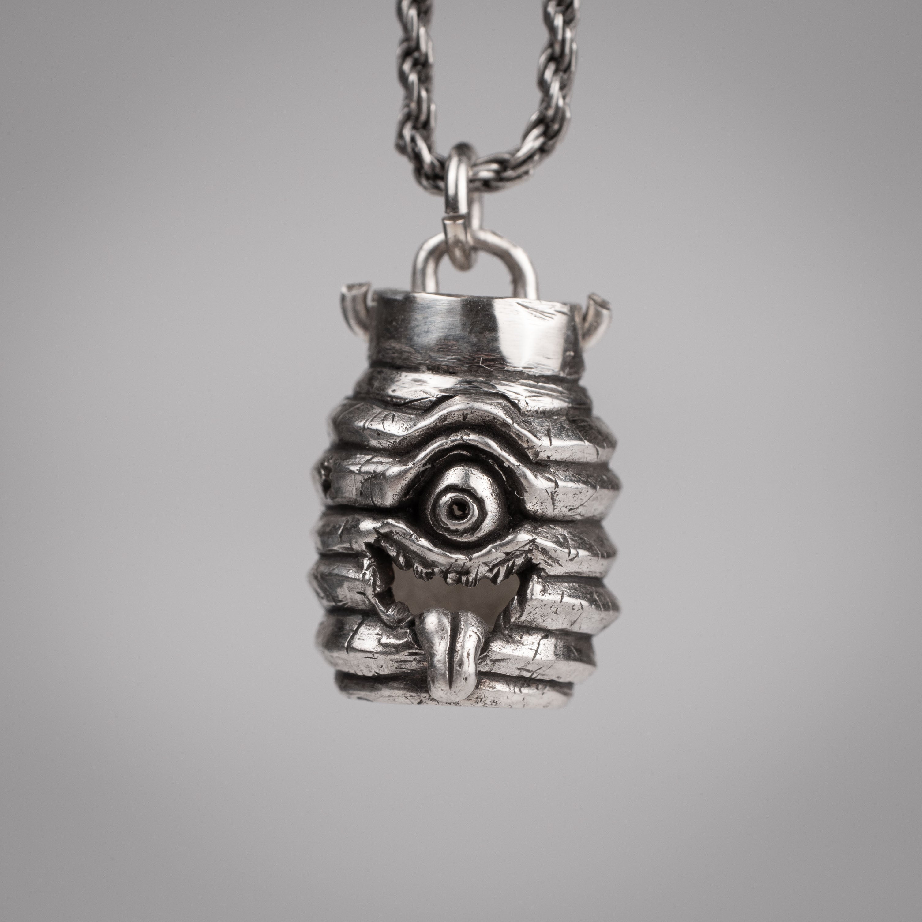 Chochin Obake Pendant – Tsukumogami Lantern Yokai in Sterling Silver 925