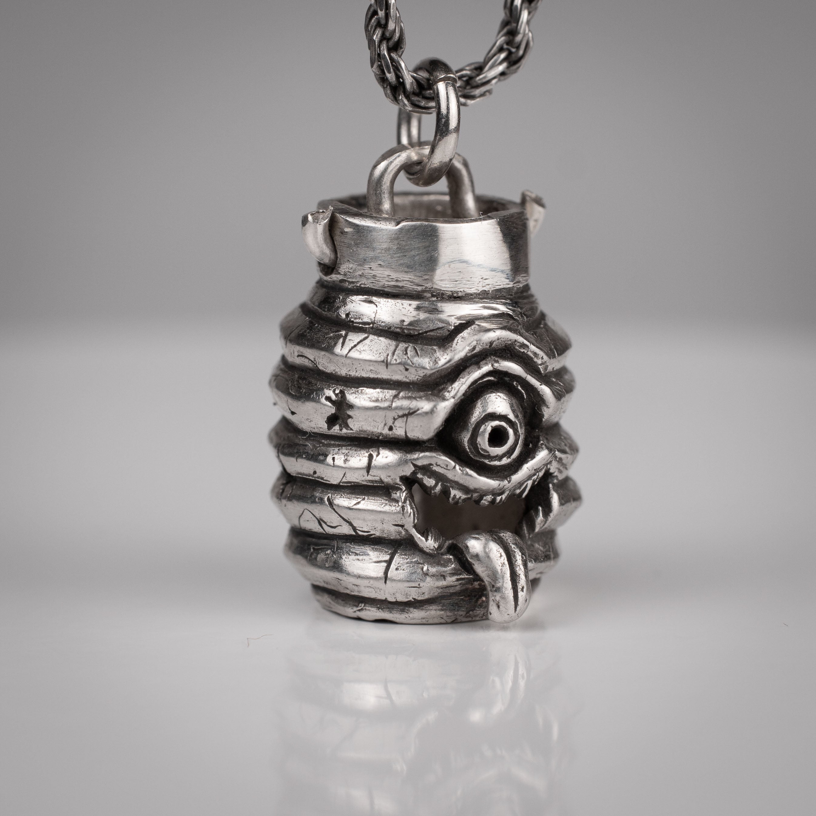 Chochin Obake Pendant – Tsukumogami Lantern Yokai in Sterling Silver 925