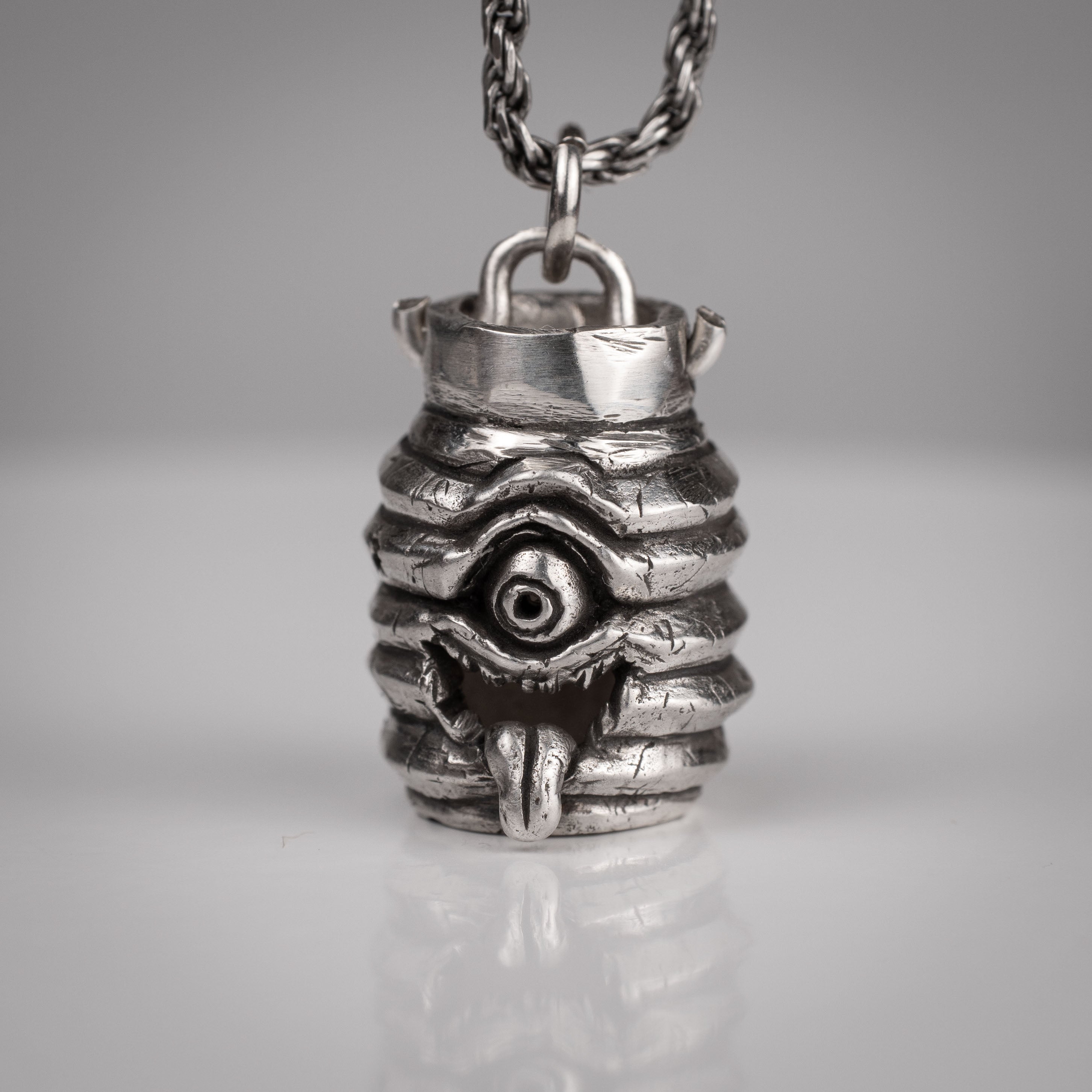 Chochin Obake Pendant – Tsukumogami Lantern Yokai in Sterling Silver 925