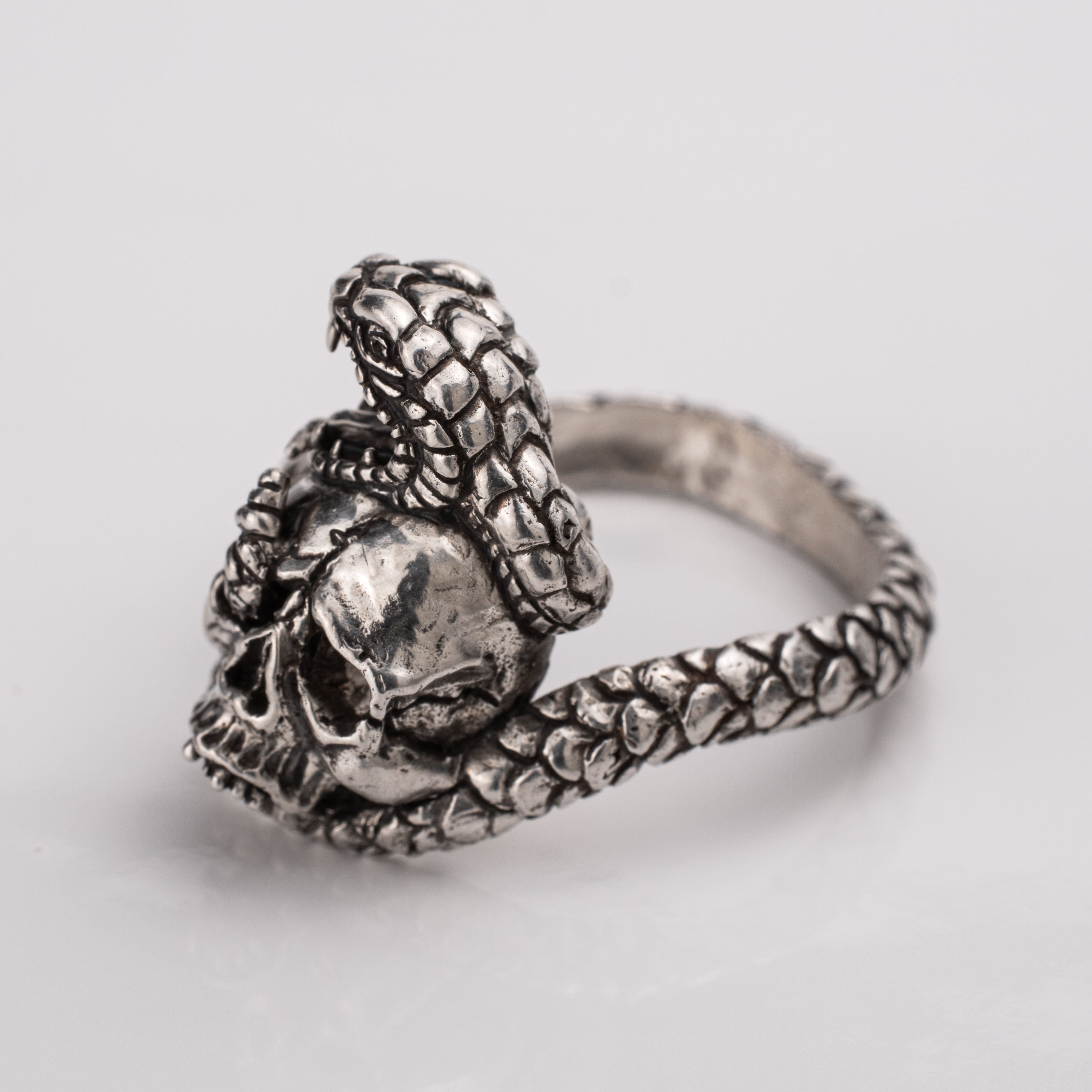 Serpent & Skull Silver Ring – A Fusion of Japanese Art and Tattoo in Silver 925