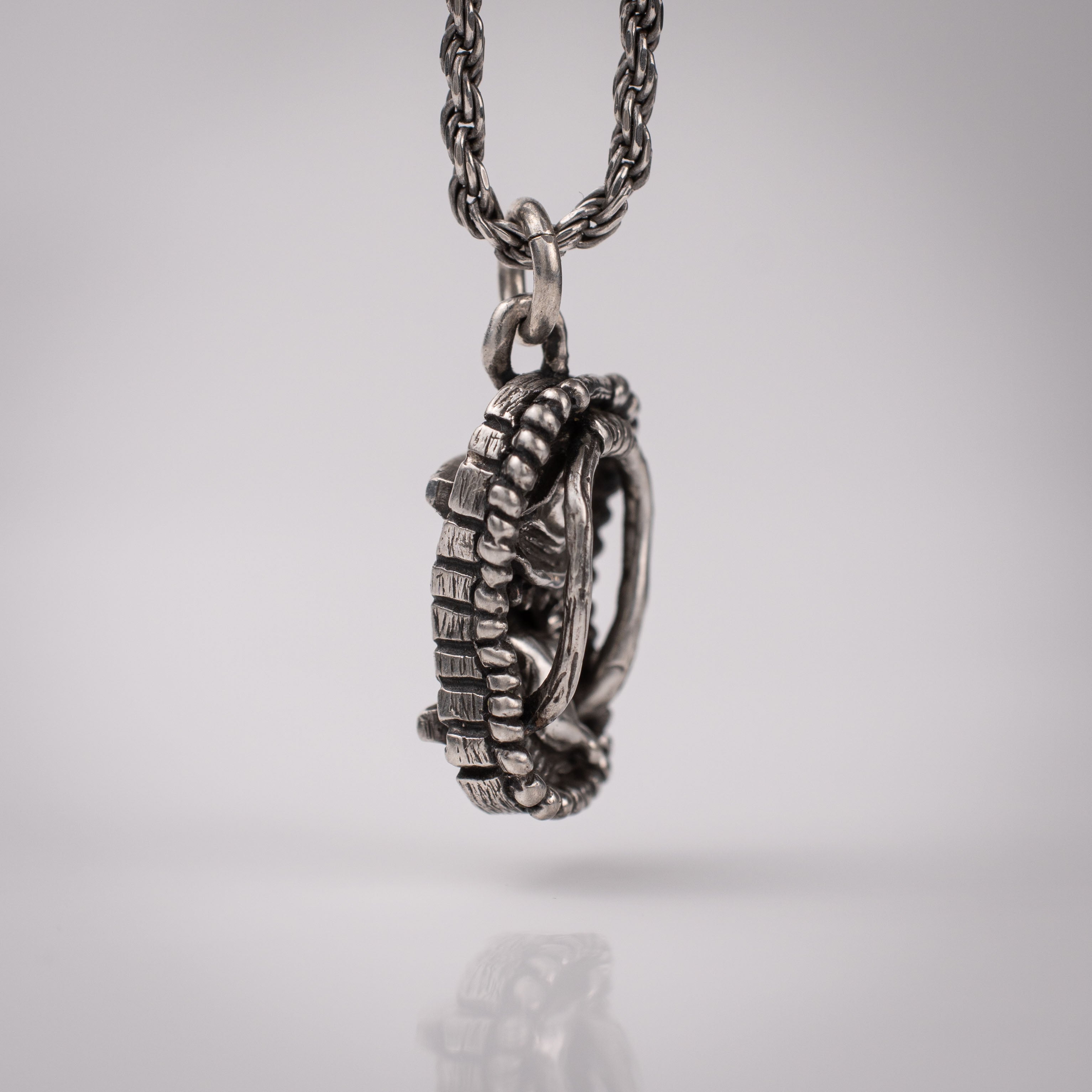 Tsukumogami Geta Pendant – Sandal Yokai in Sterling Silver 925