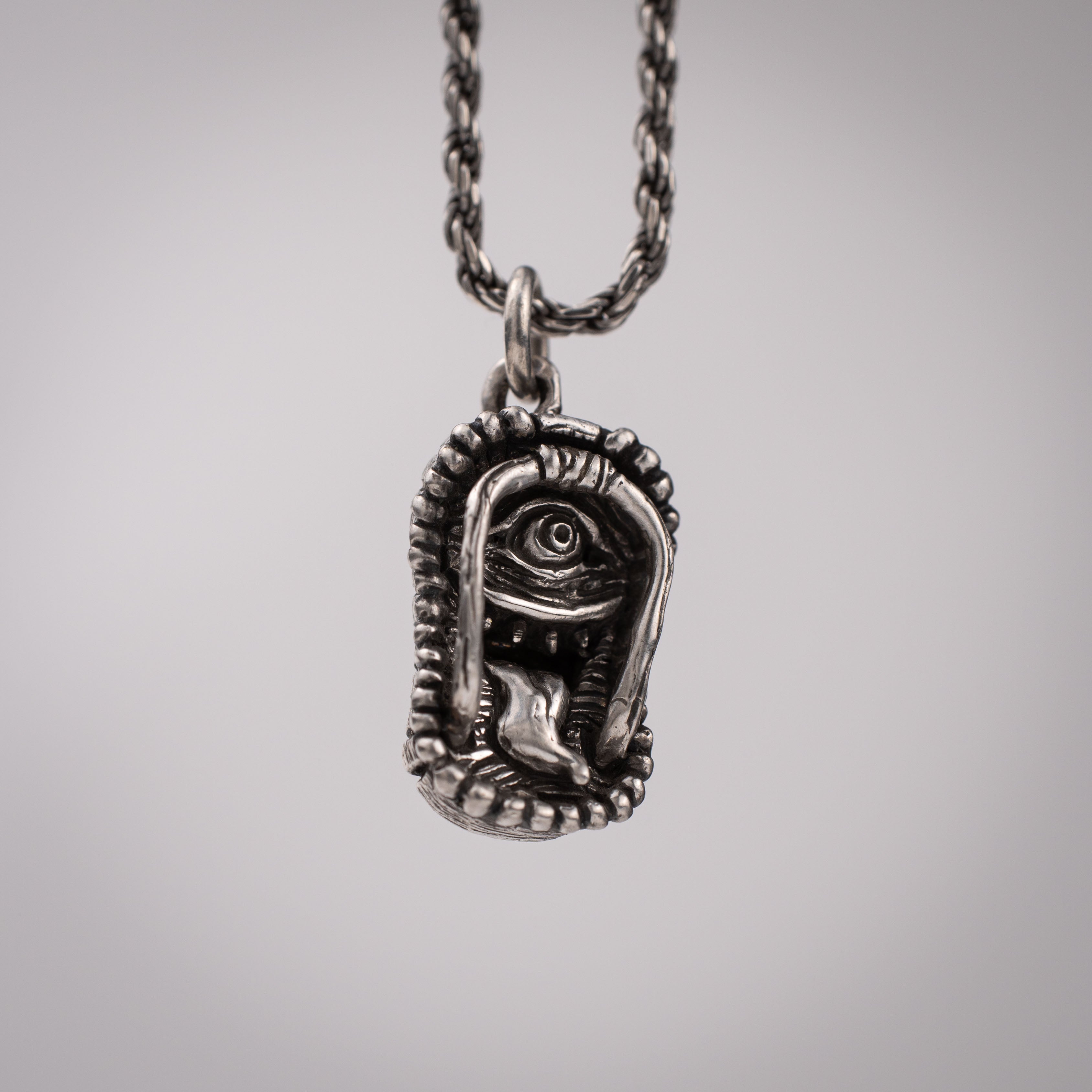 Tsukumogami Geta Pendant – Sandal Yokai in Sterling Silver 925