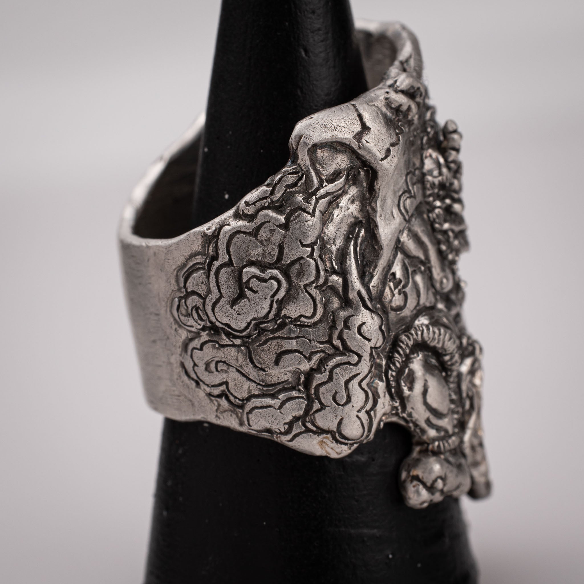 Fujin Ring – Japanese Wind God with Sack & Storm in Sterling Silver 925