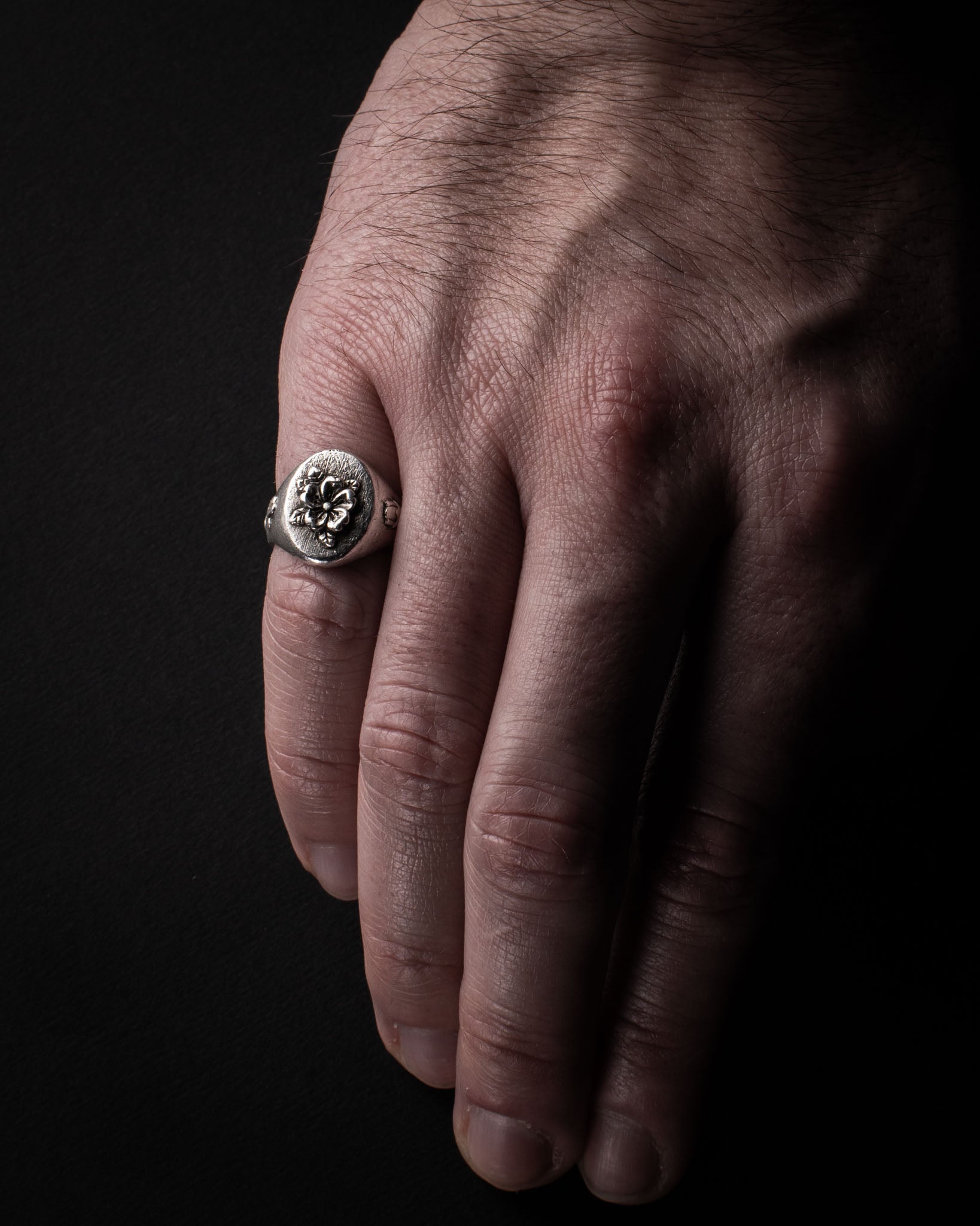 Sakura Blossom Signet Ring – Elegant Floral-Inspired Jewelry in Sterling Silver 925