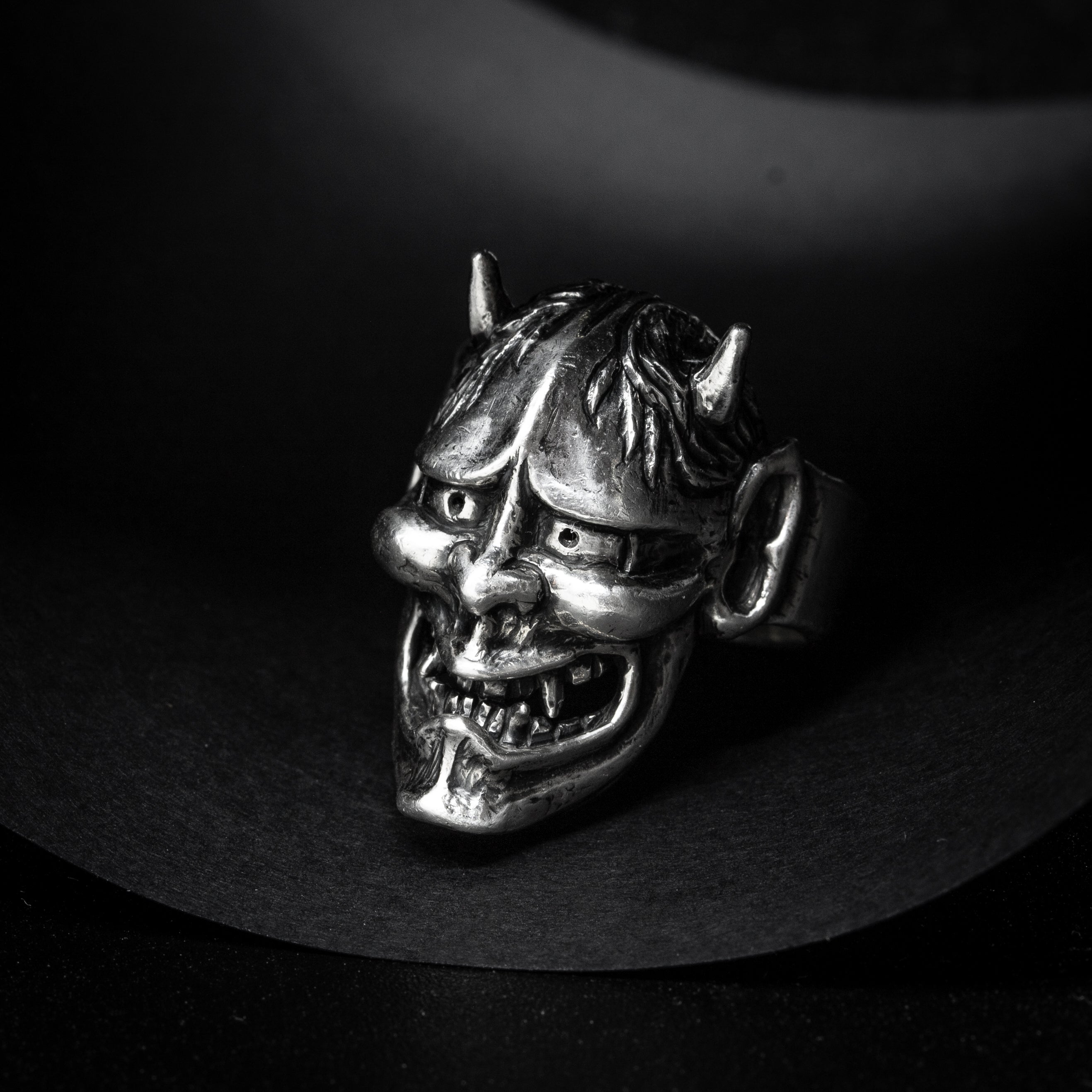 Anello Maschera Hannya – Yokai Fatto a Mano in Argento 925