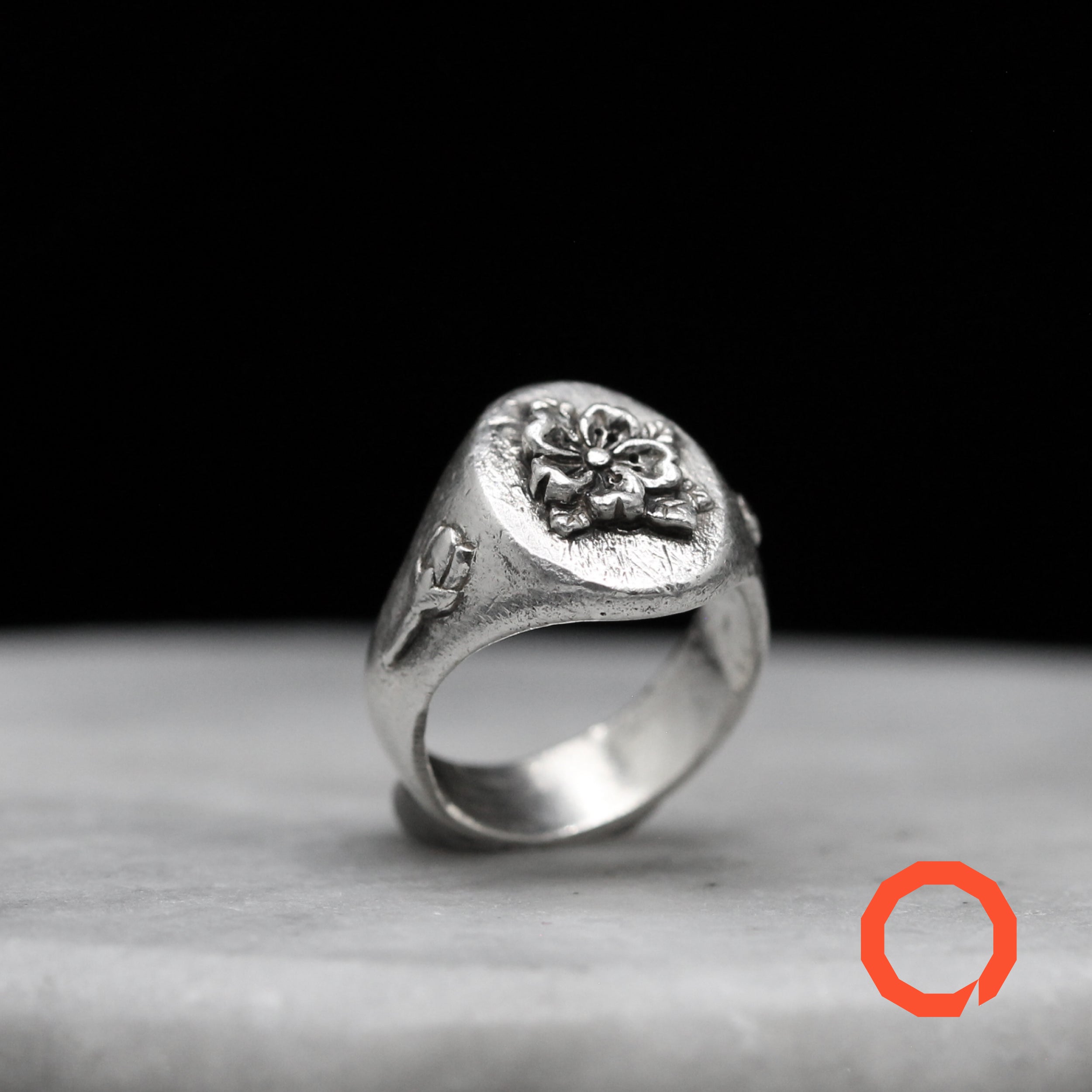 Sakura Blossom Signet Ring – Elegant Floral-Inspired Jewelry in Sterling Silver 925