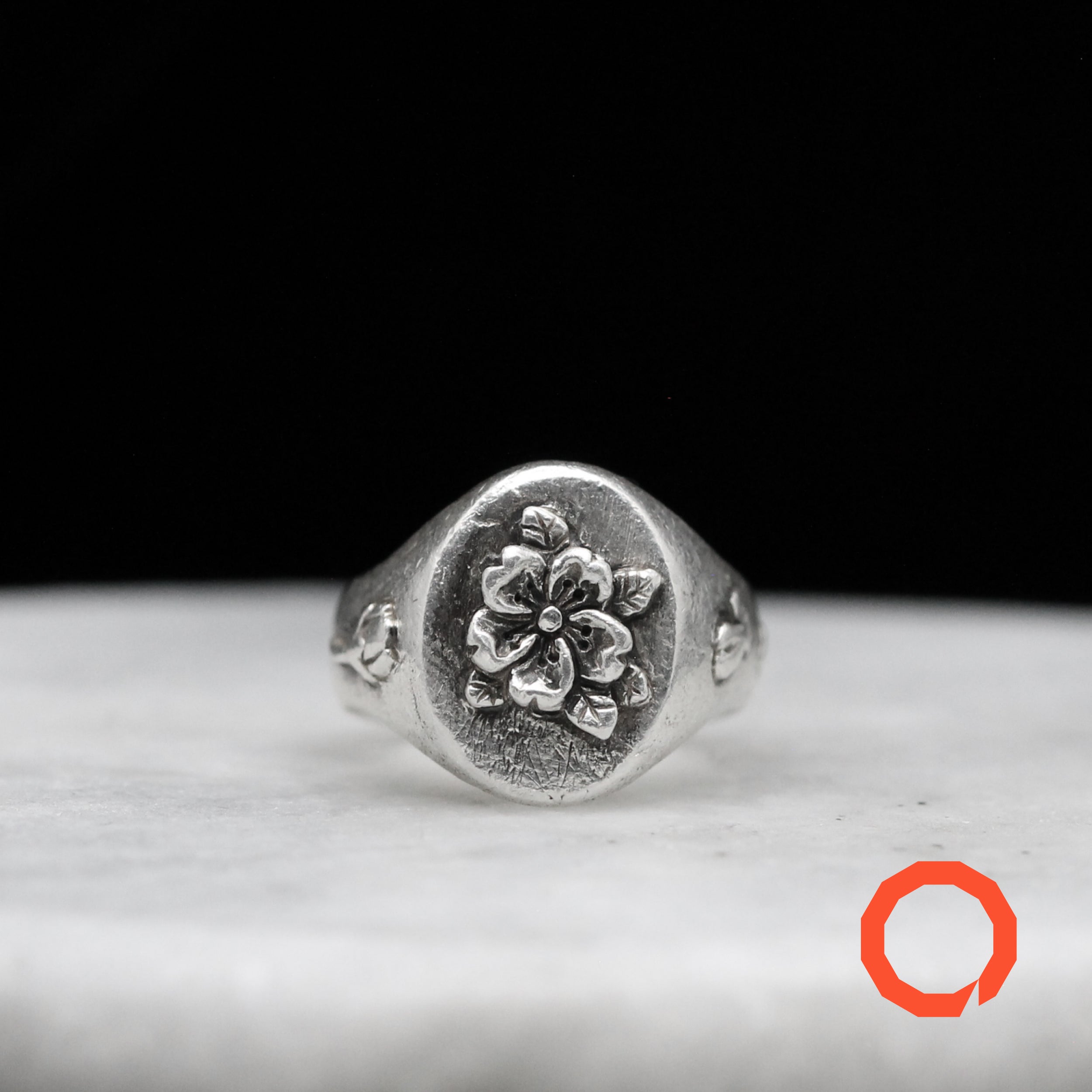 Sakura Blossom Signet Ring – Elegant Floral-Inspired Jewelry in Sterling Silver 925