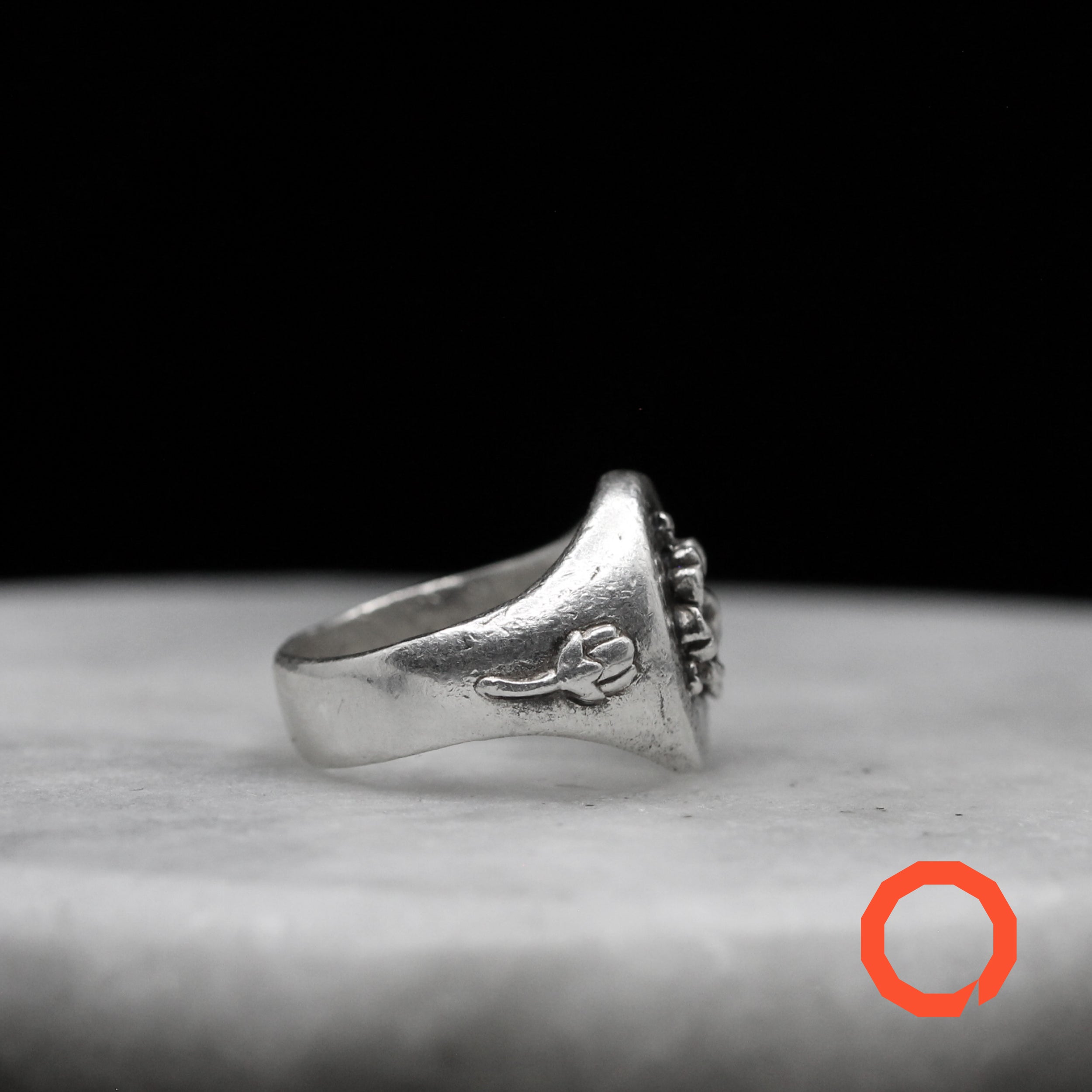 Sakura Blossom Signet Ring – Elegant Floral-Inspired Jewelry in Sterling Silver 925