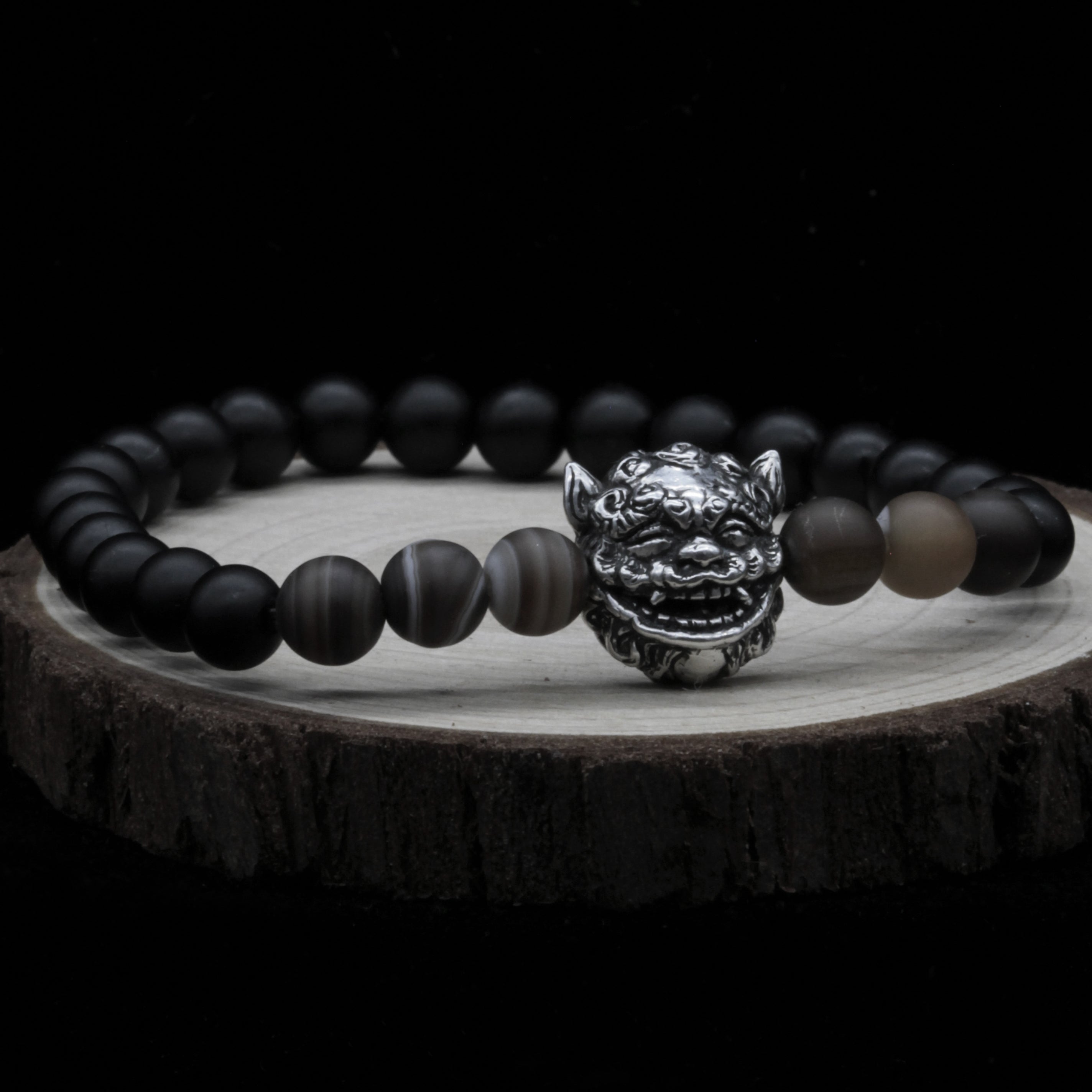 Bracciale Shisa – Ciondolo a Bocca Aperta in Argento 925 con Onice e Occhio di Tigre