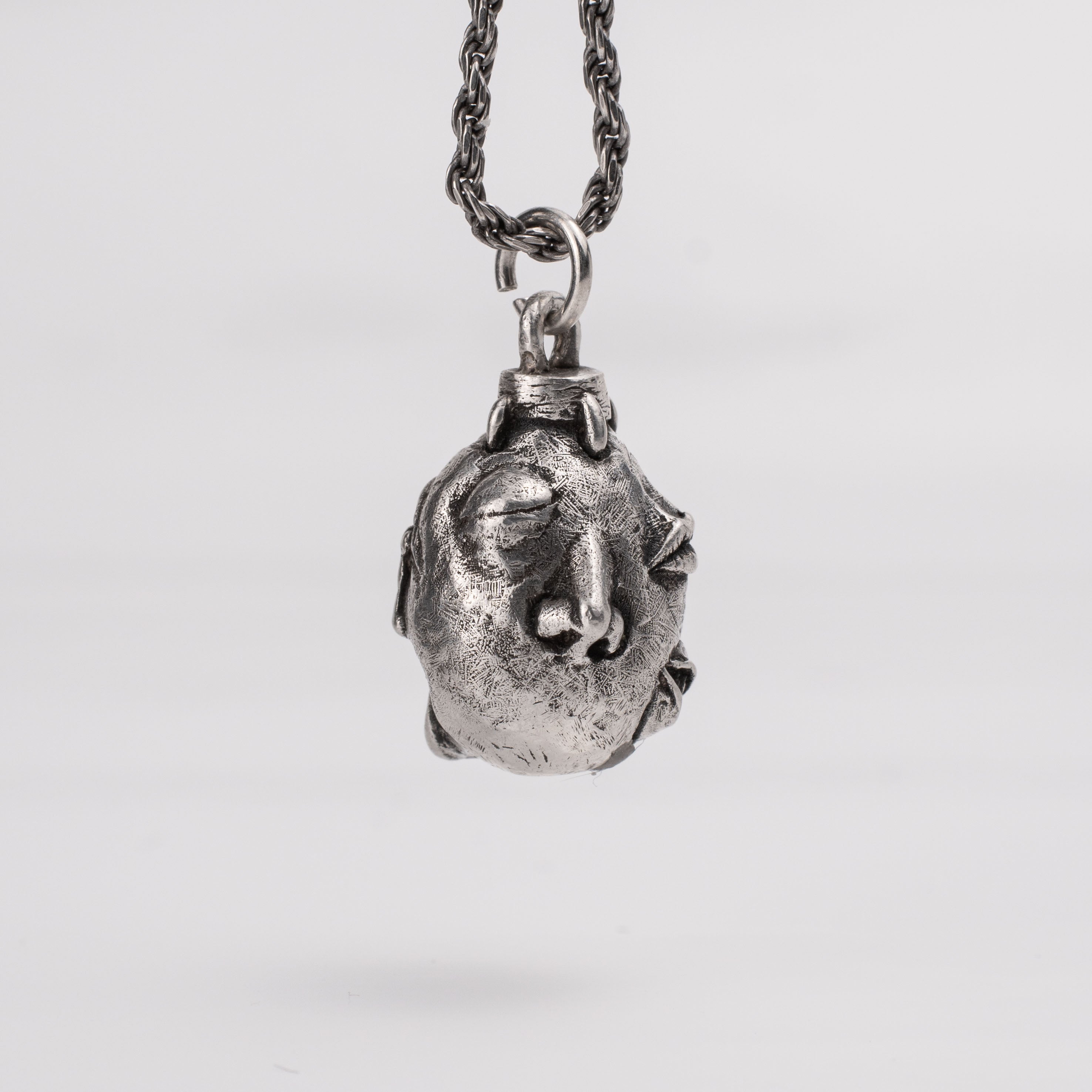 Berserk Behelit Pendant – Uovo del Re Fatto a mano in Argento 925