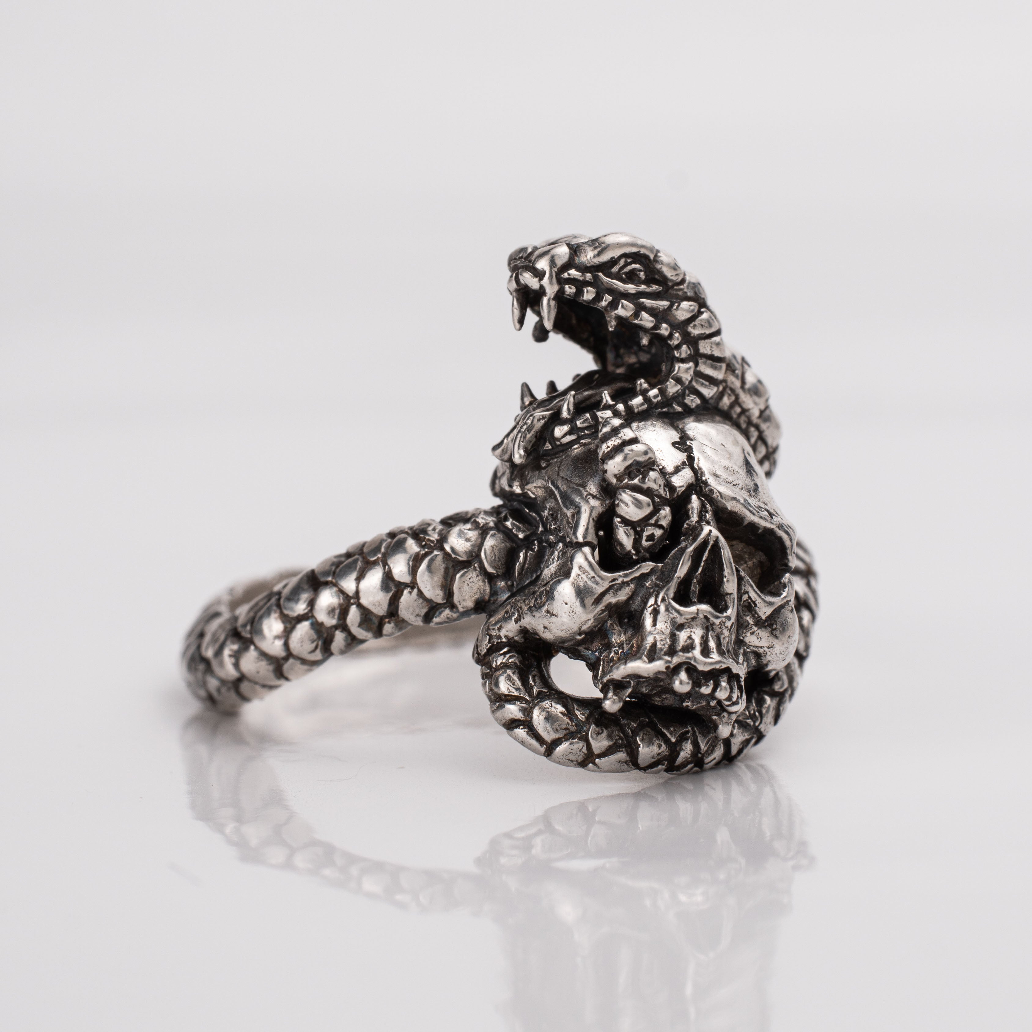 Serpent & Skull Silver Ring – A Fusion of Japanese Art and Tattoo in Silver 925