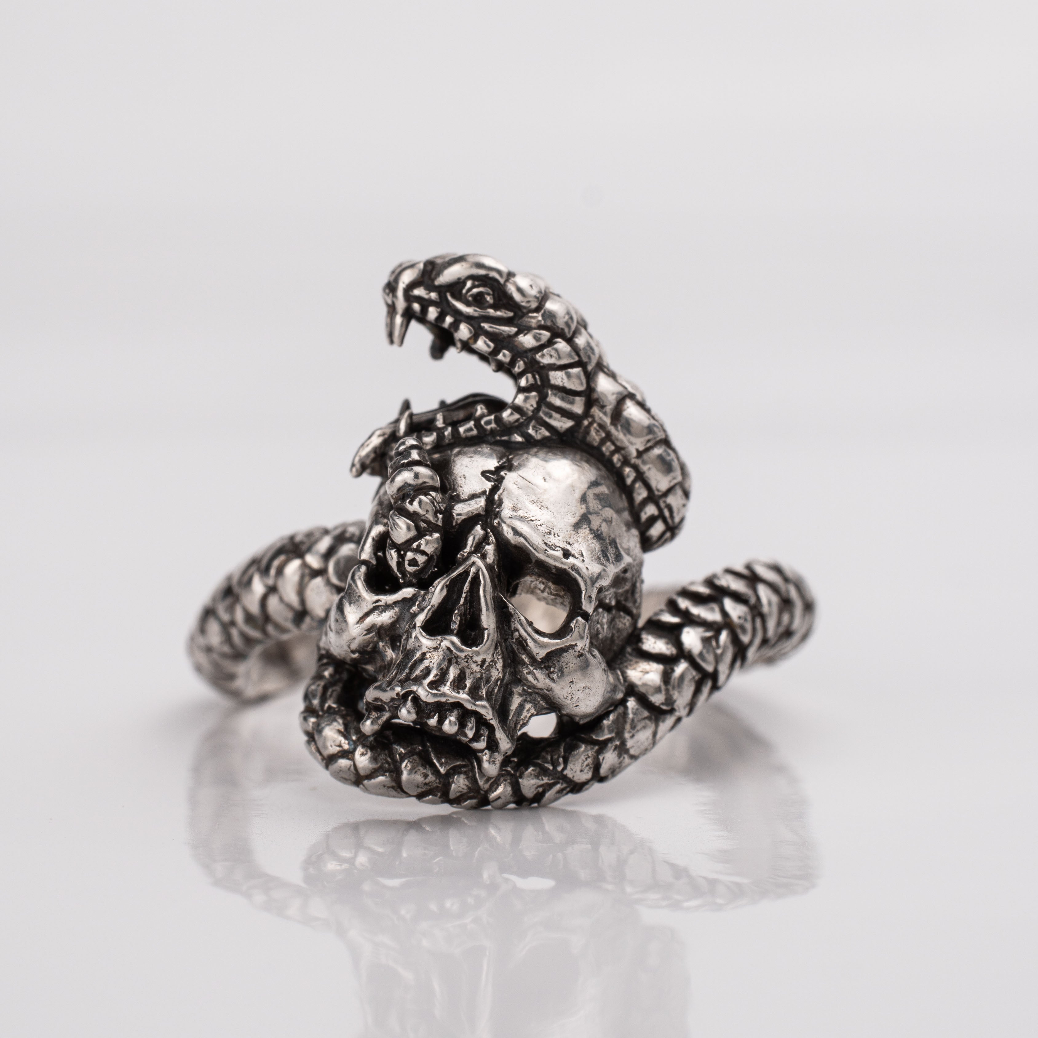 Serpent & Skull Silver Ring – A Fusion of Japanese Art and Tattoo in Silver 925
