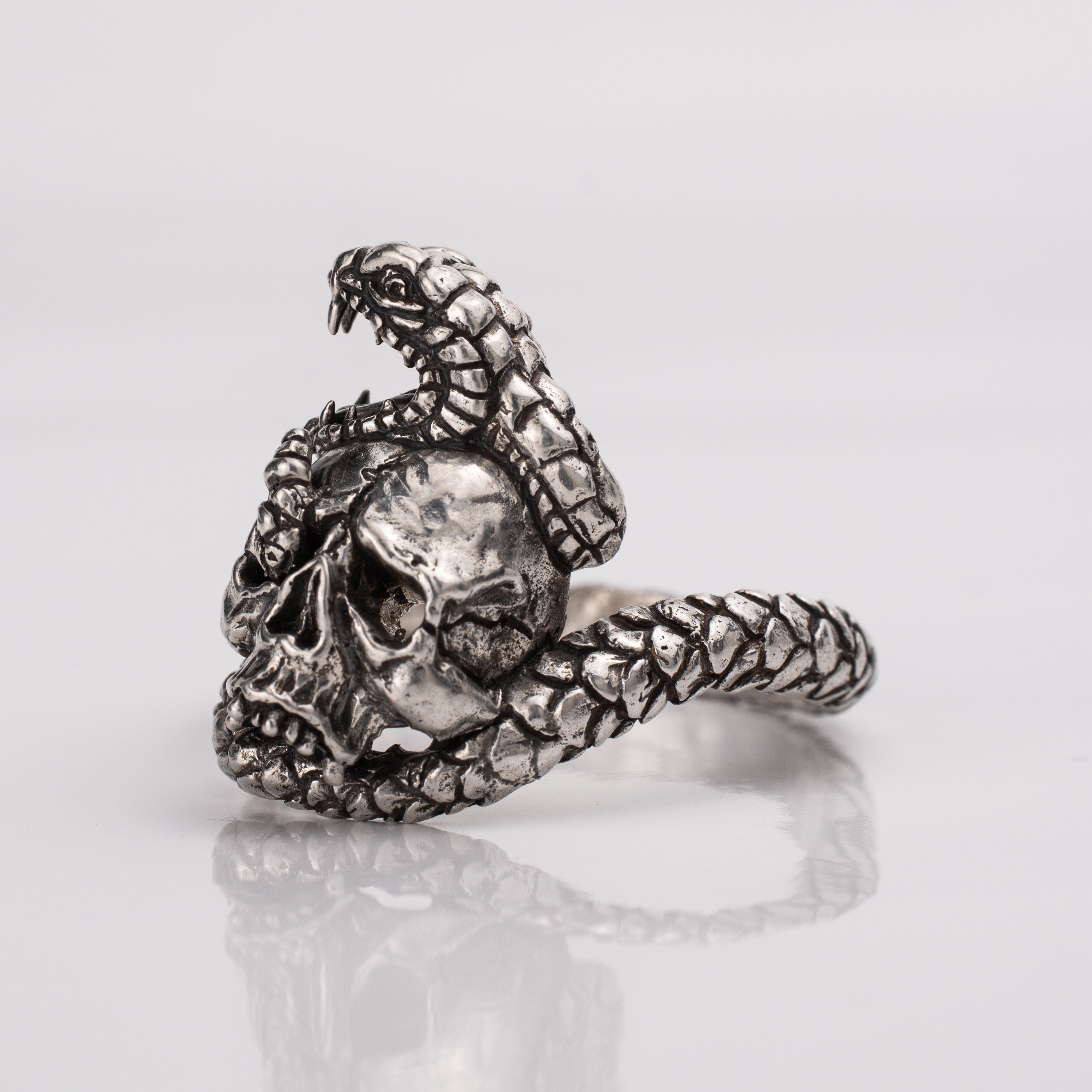 Serpent & Skull Silver Ring – A Fusion of Japanese Art and Tattoo in Silver 925