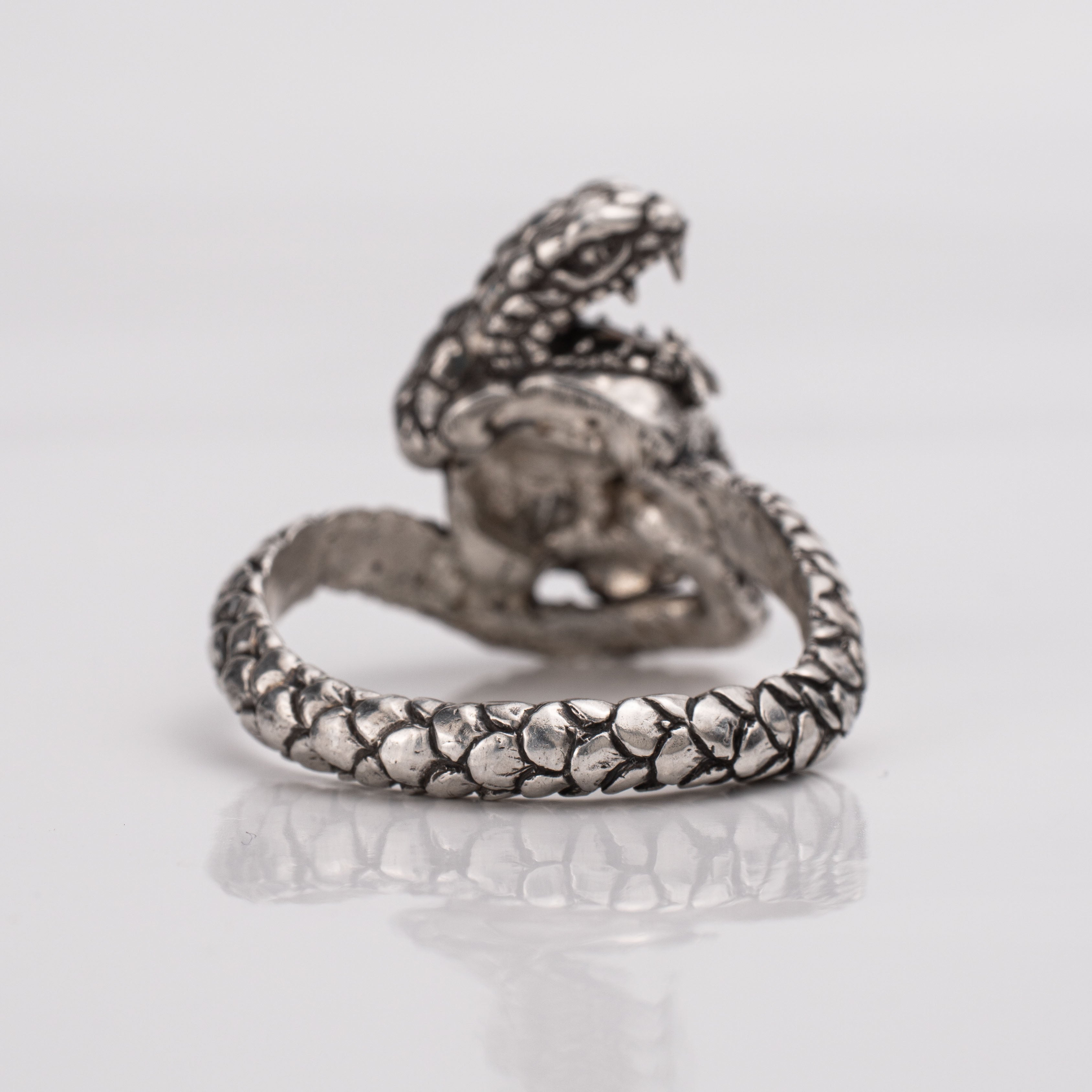 Serpent & Skull Silver Ring – A Fusion of Japanese Art and Tattoo in Silver 925