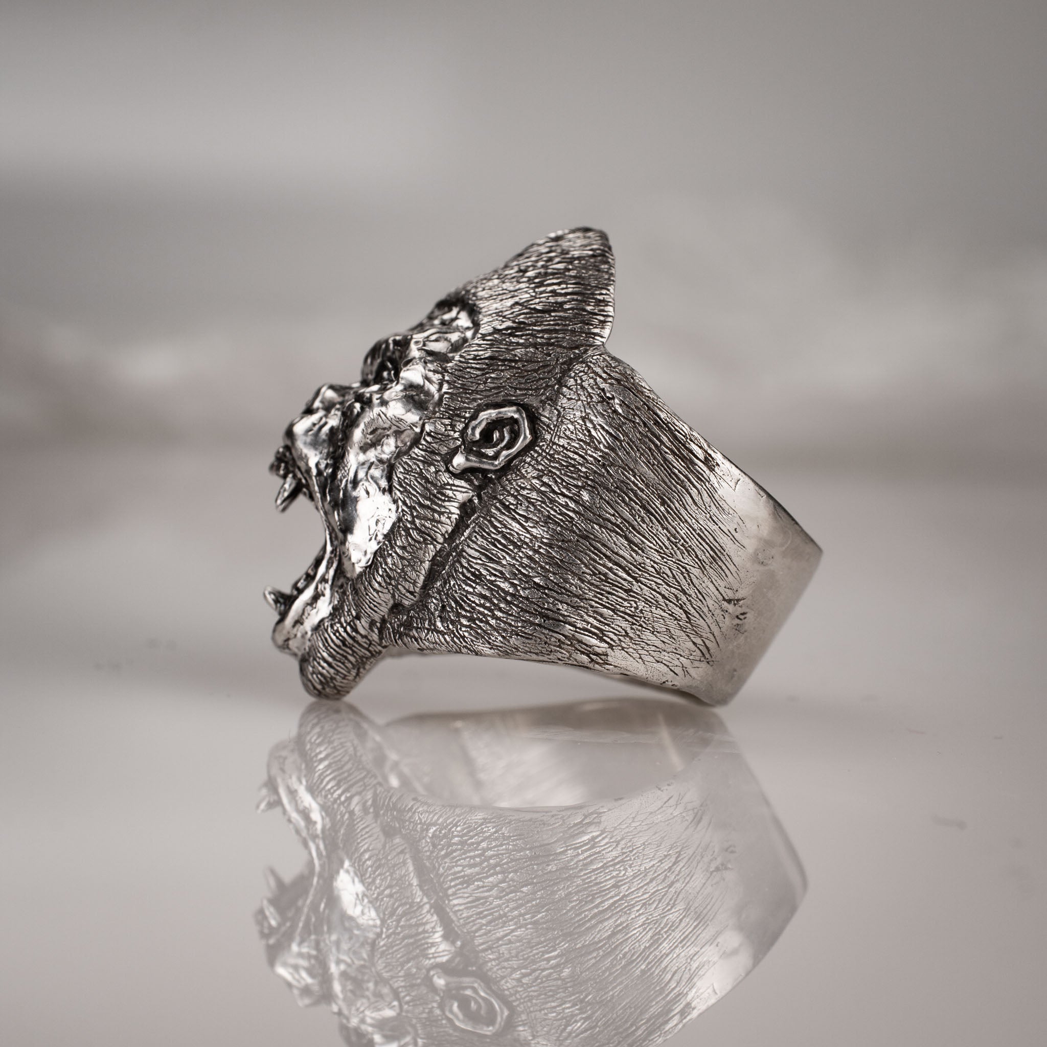 Roaring Gorilla – Wild Strength Captured in Sterling Silver 295