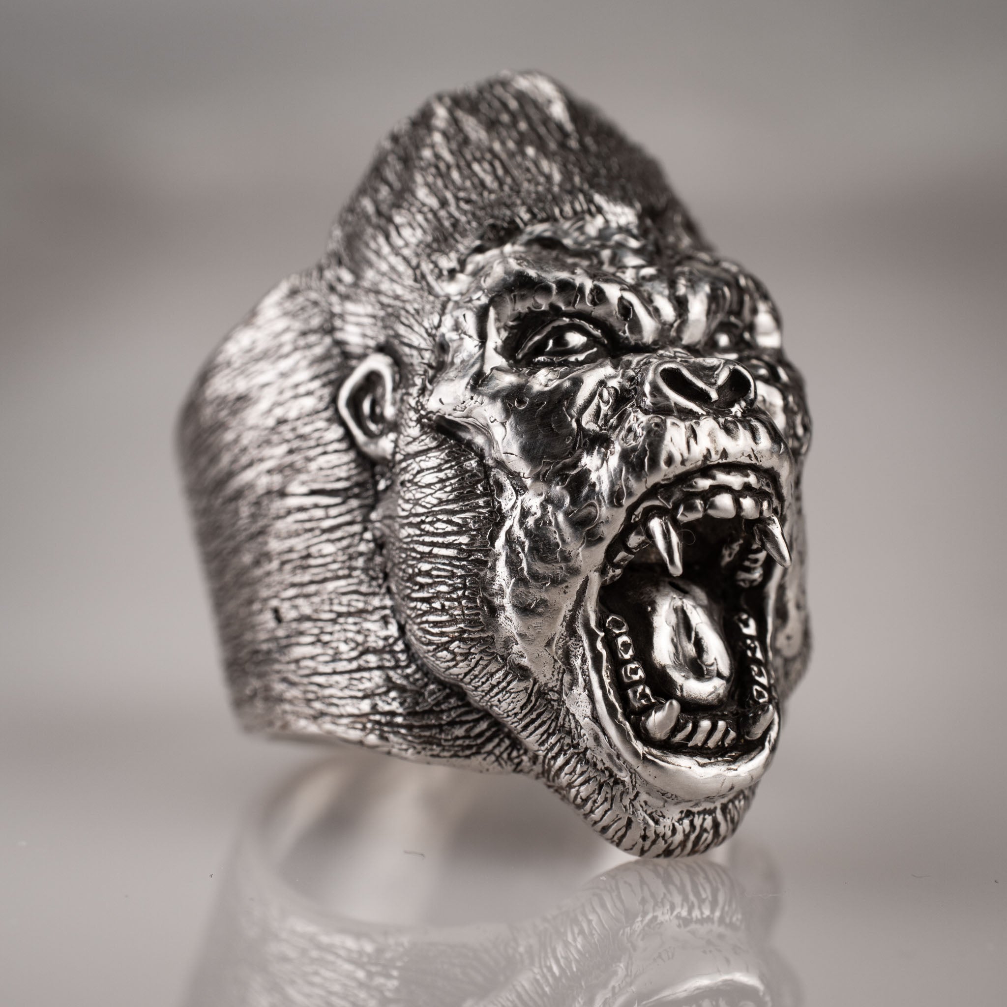 Roaring Gorilla – Wild Strength Captured in Sterling Silver 295
