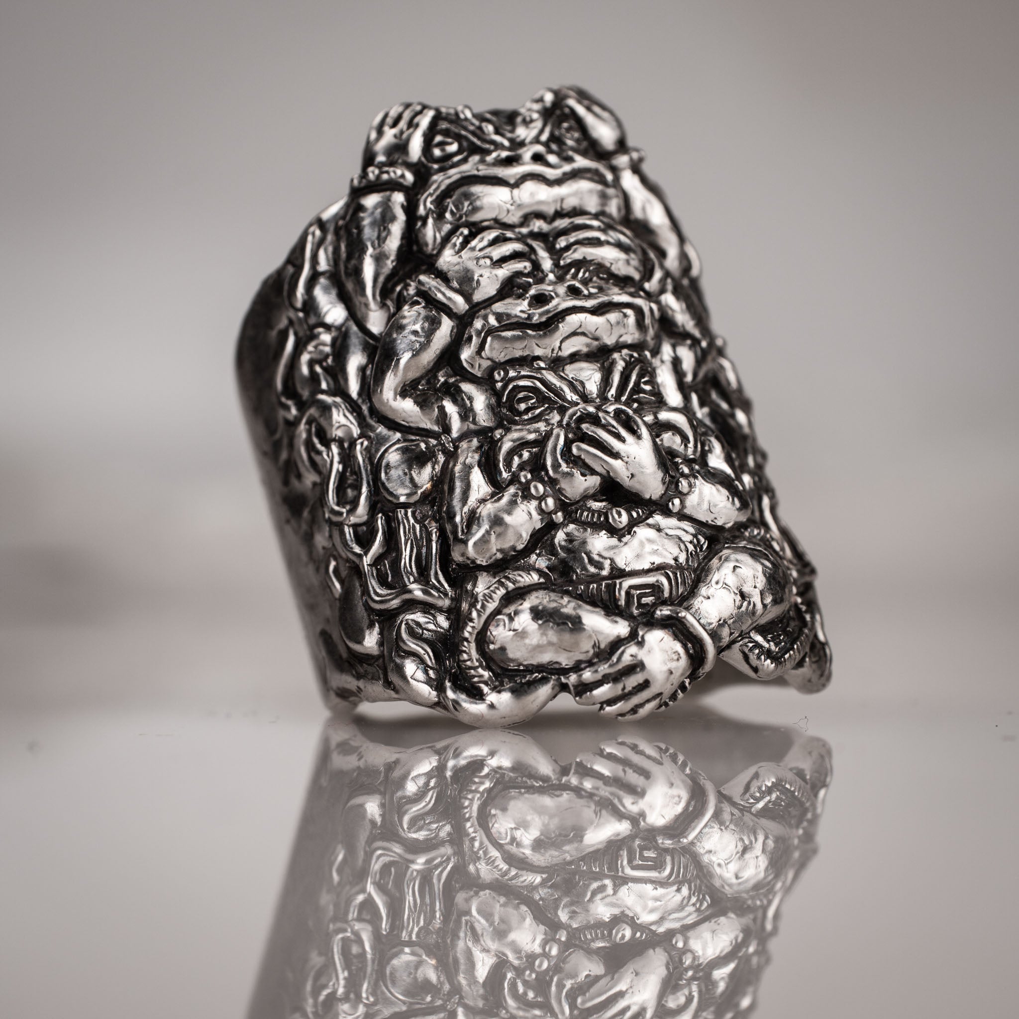Three Wise Frogs Ring – Symbolism in Sterling Silver 925