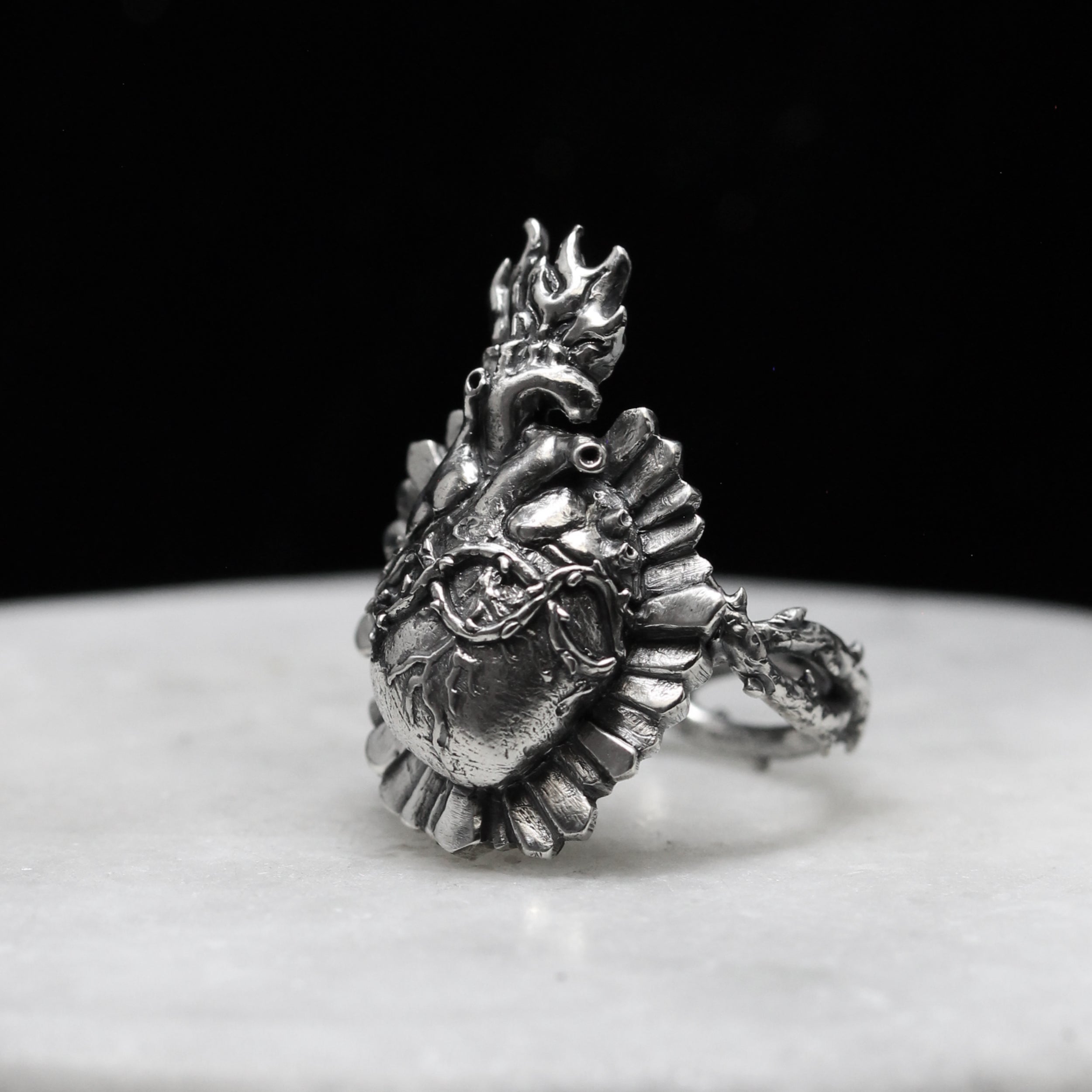 Anello Sacro Cuore Anatomico – Accessorio Gotico Argento 925 
