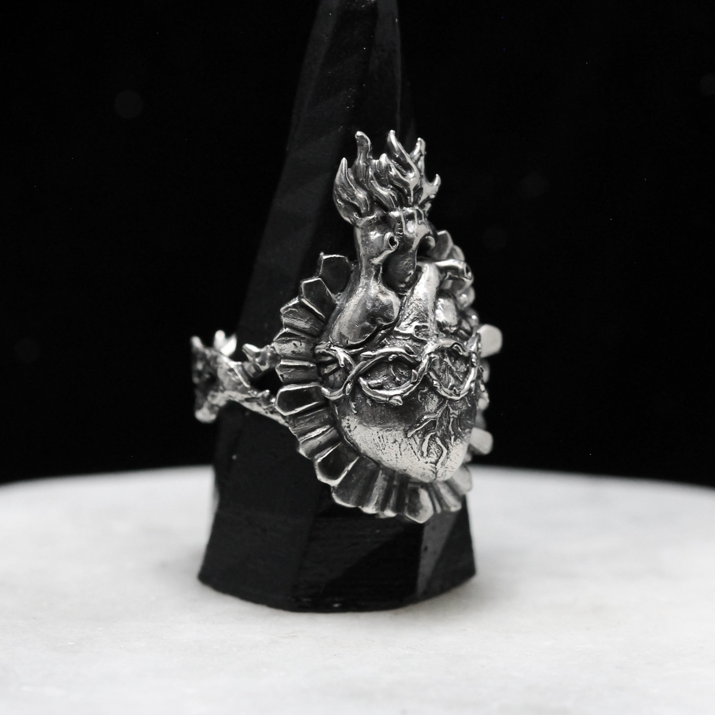 Anello Sacro Cuore Anatomico – Accessorio Gotico Argento 925 