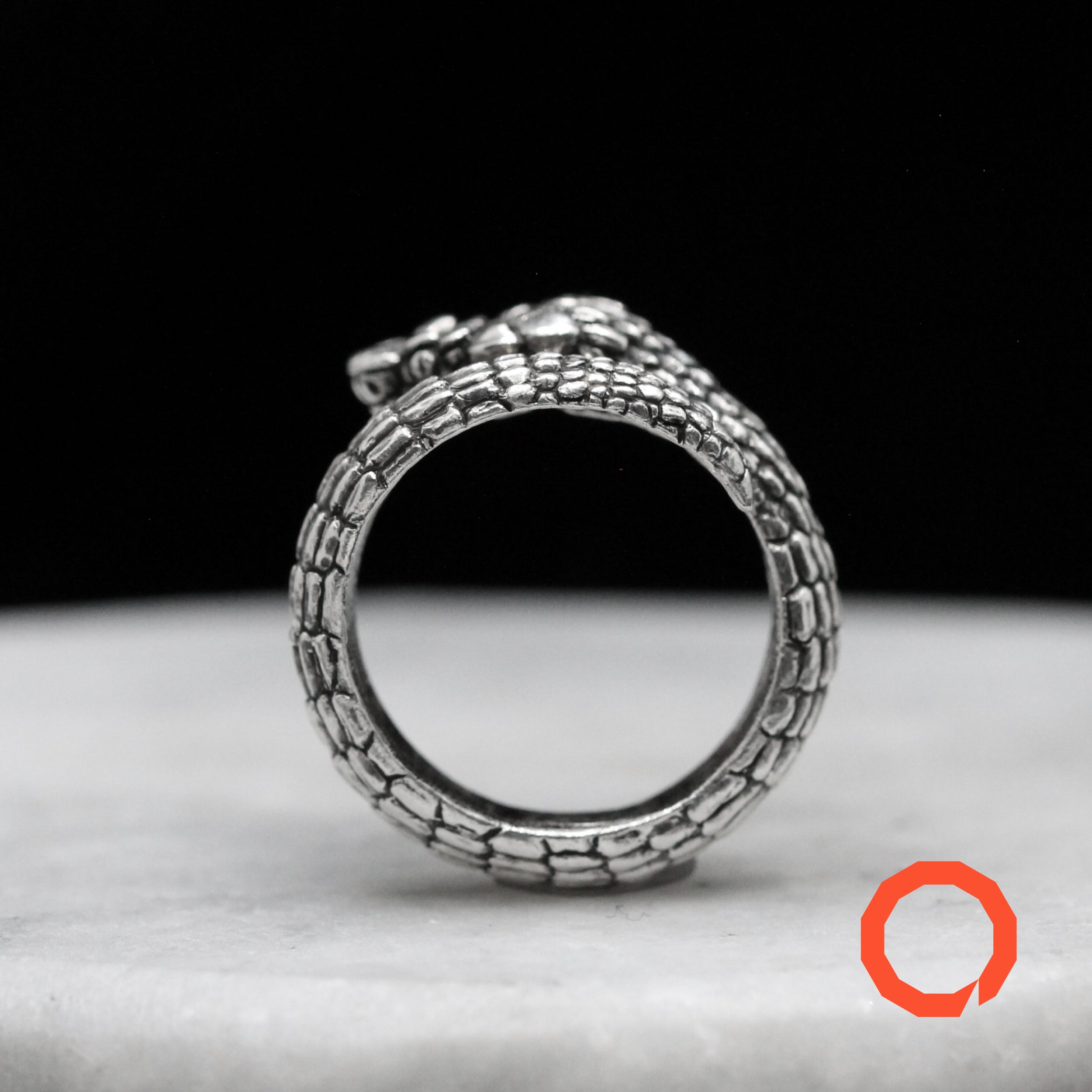 Anello Serpente Testa di Lancia Dorata – Fatto a mano in argento sterling 925